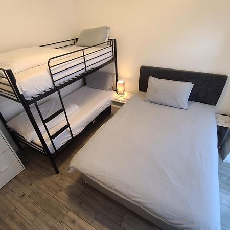 Gatwick Rooms-Travel Service-Airport Parking Ifield Extérieur photo