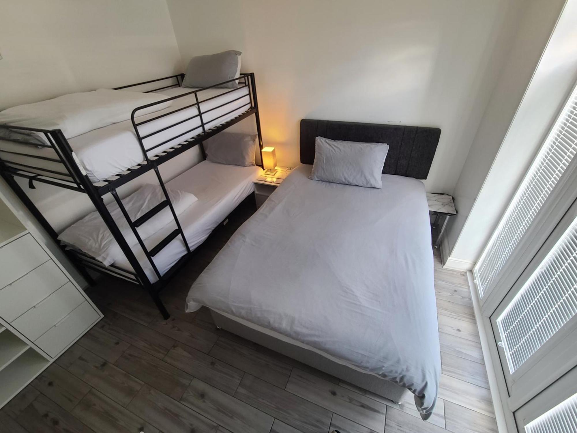 Gatwick Rooms-Travel Service-Airport Parking Ifield Extérieur photo