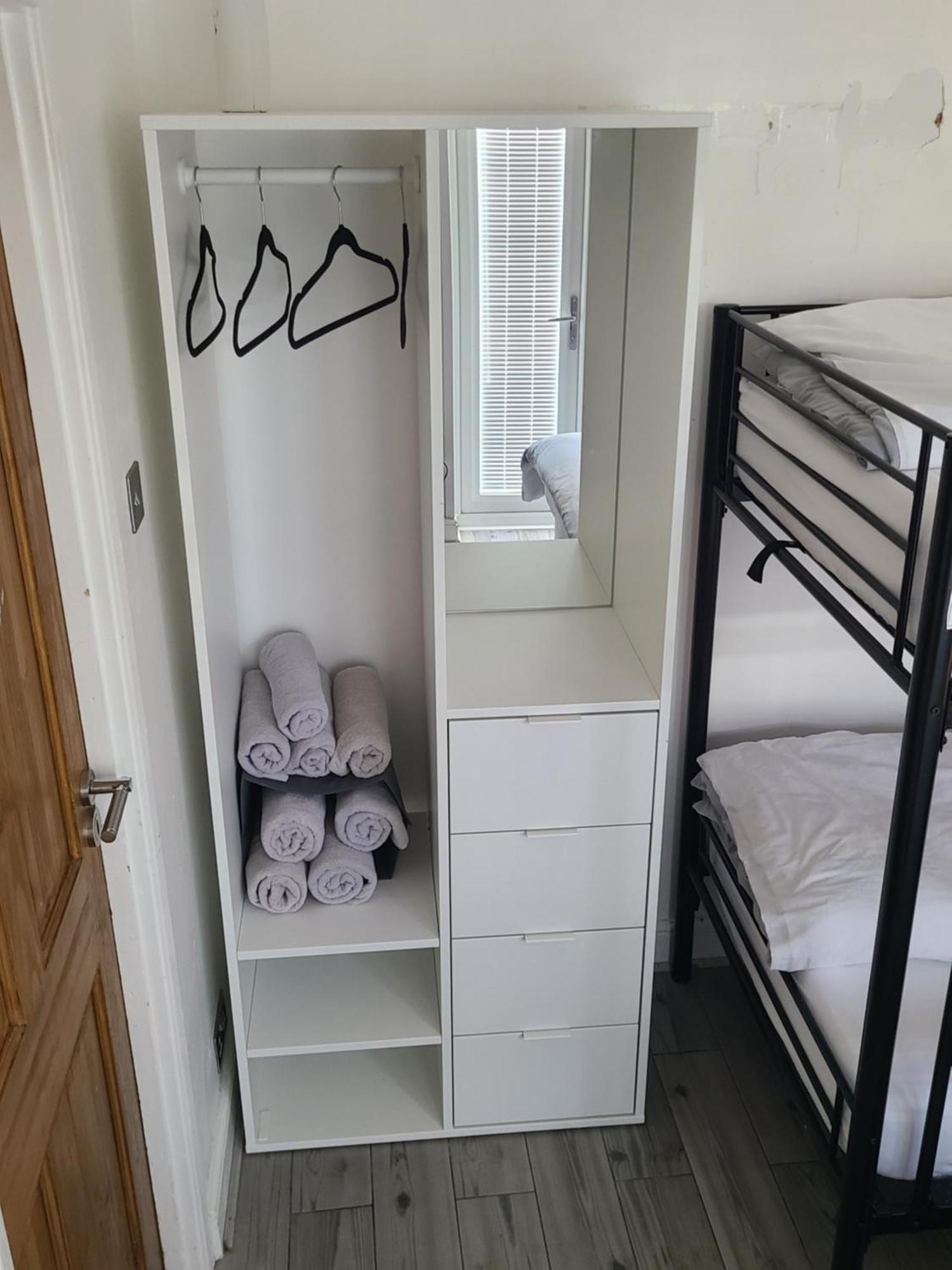 Gatwick Rooms-Travel Service-Airport Parking Ifield Extérieur photo