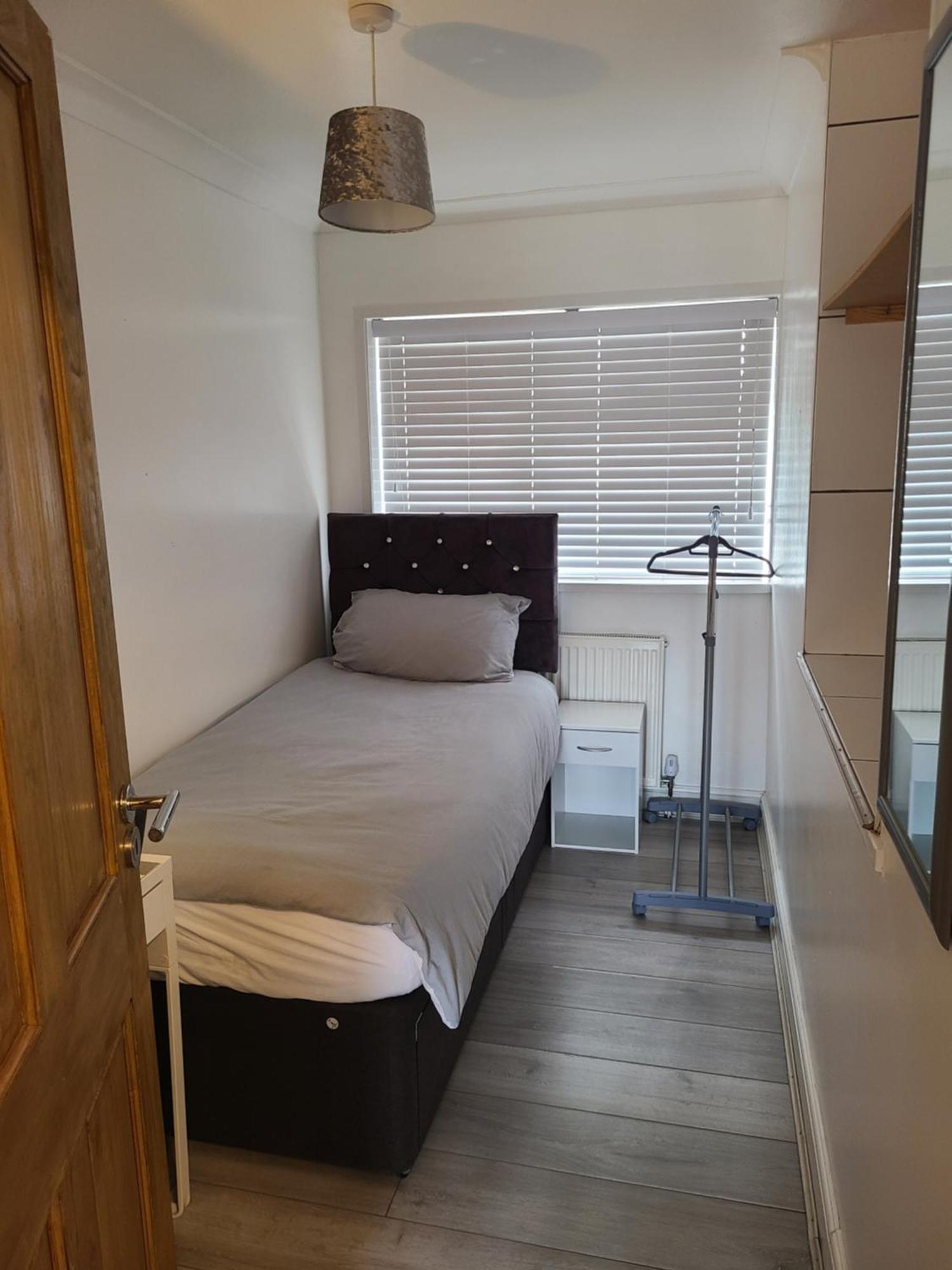 Gatwick Rooms-Travel Service-Airport Parking Ifield Extérieur photo