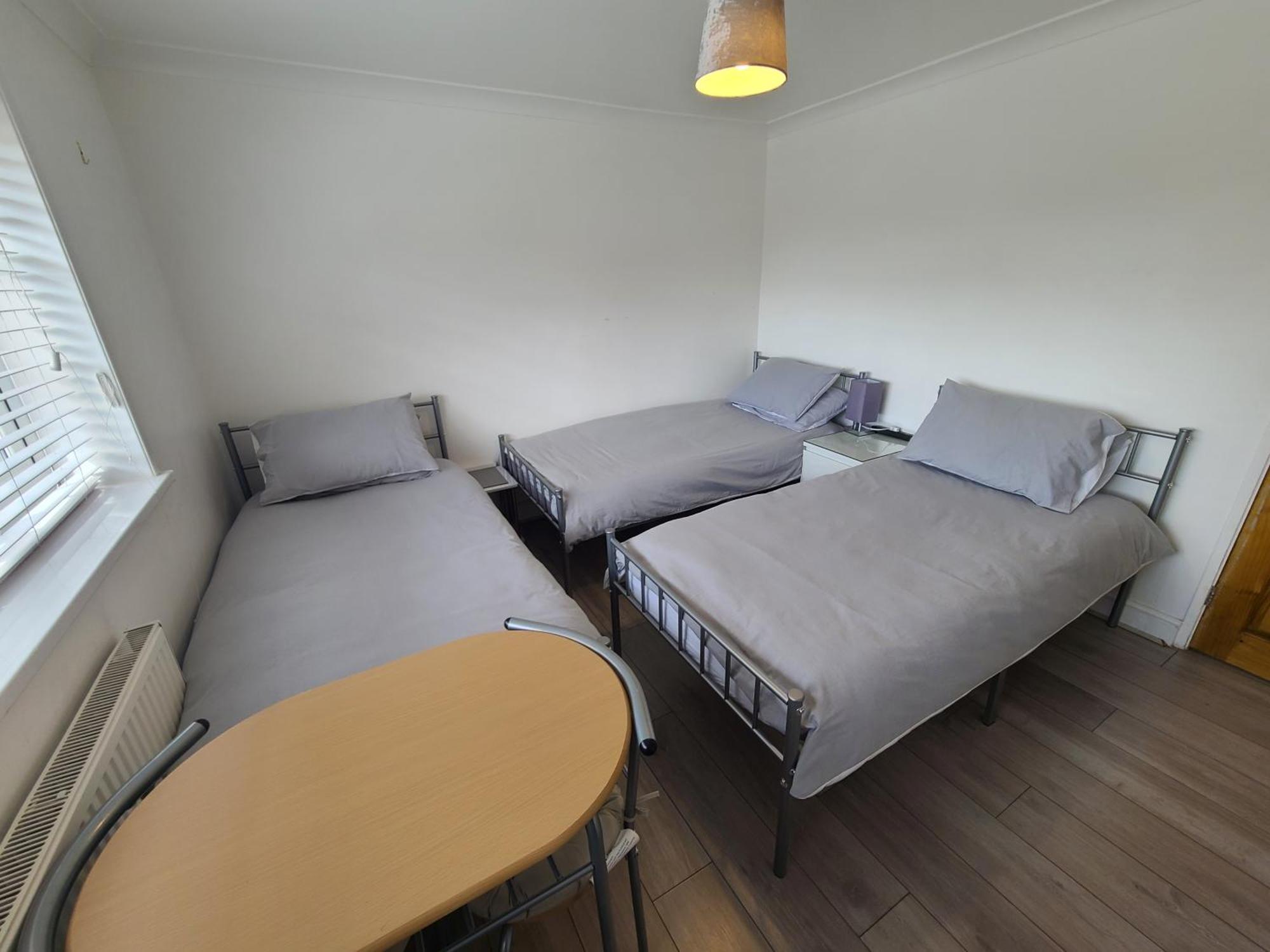 Gatwick Rooms-Travel Service-Airport Parking Ifield Extérieur photo